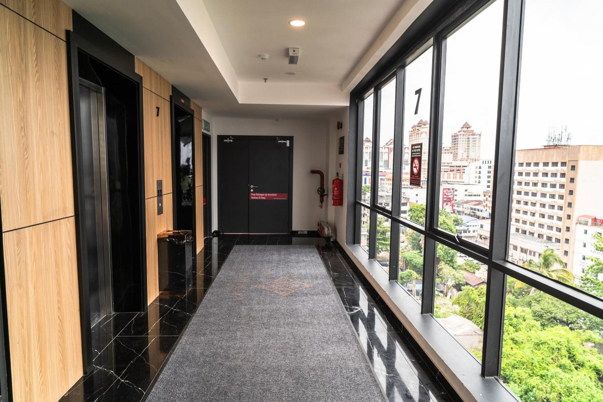 Hotel Dj Citi Plaza &
